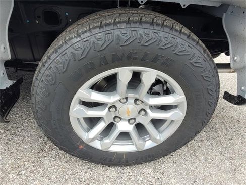 New 2026 Chevrolet Silverado 1500 LT w/ Z71 Off-Road Package image 4