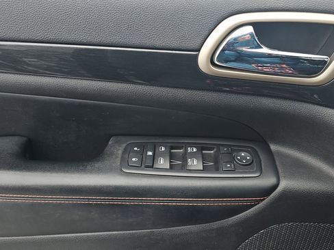 Used 2017 Jeep Grand Cherokee Laredo image 22