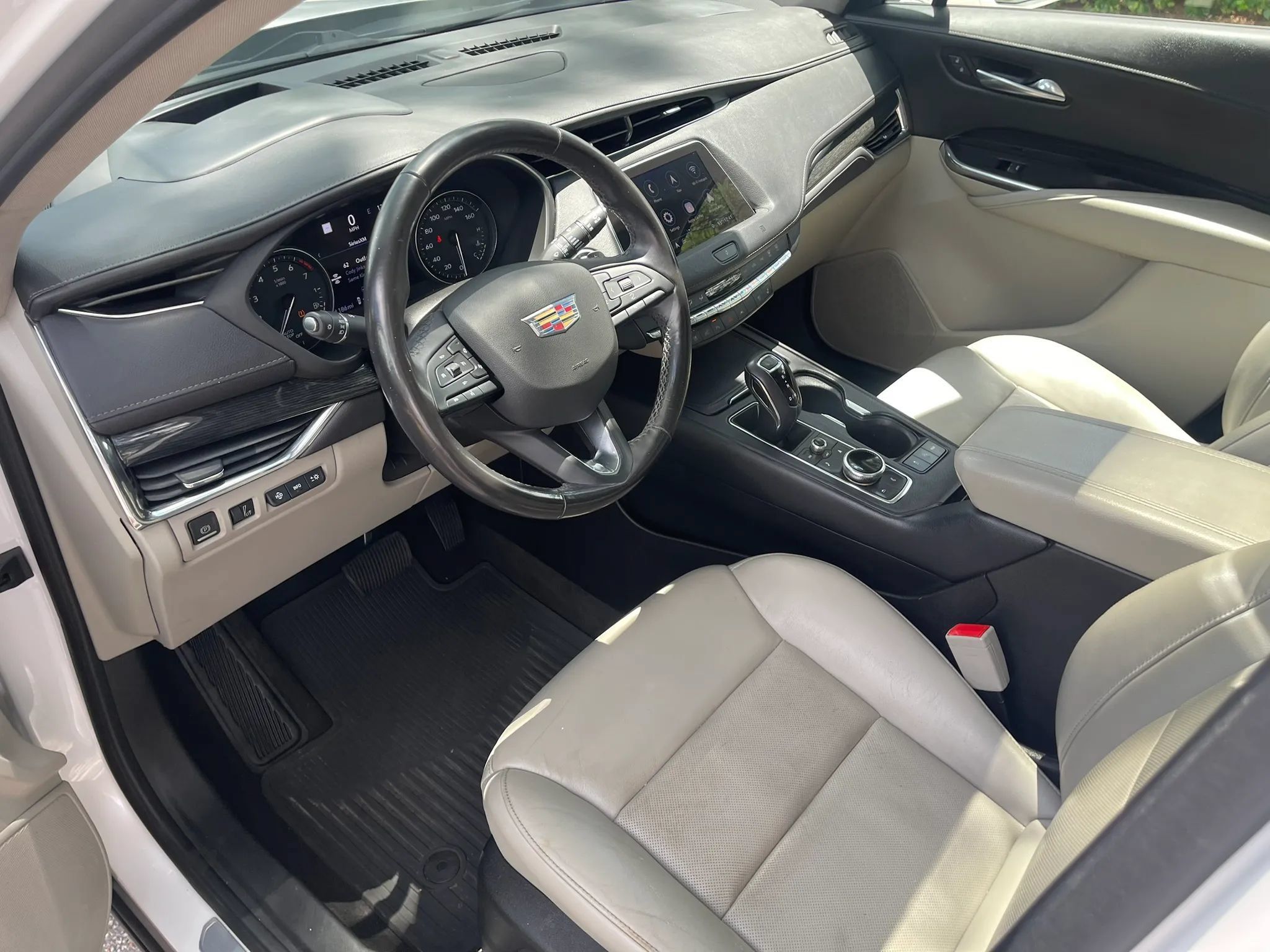 Used 2019 Cadillac XT4 Premium Luxury FWD image 11