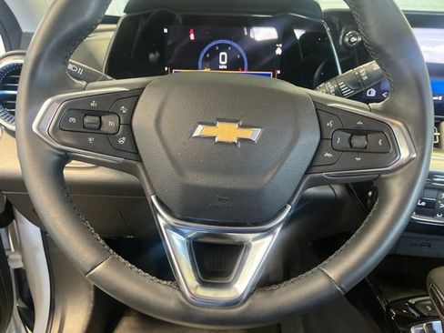 Used 2024 Chevrolet Trax LT w/ Driver Confidence Package FWD image 13