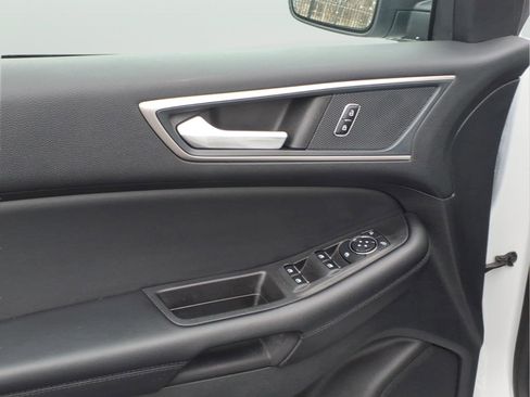 Certified 2024 Ford Edge SEL image 9