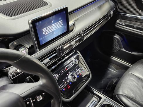 Used 2021 Lincoln Corsair AWD w/ Premium Package image 30