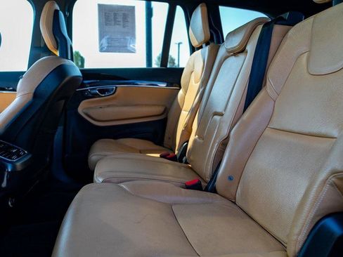 Used 2017 Volvo XC90 T6 Momentum w/ Vision Package image 24