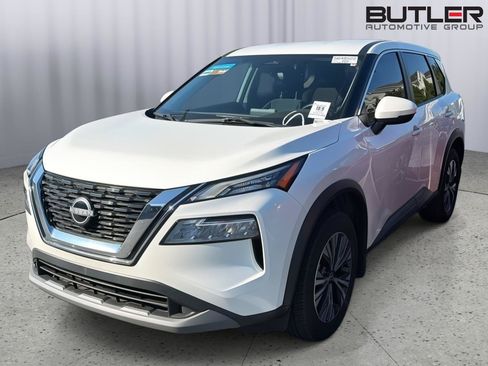 Used 2022 Nissan Rogue SV FWD image 1
