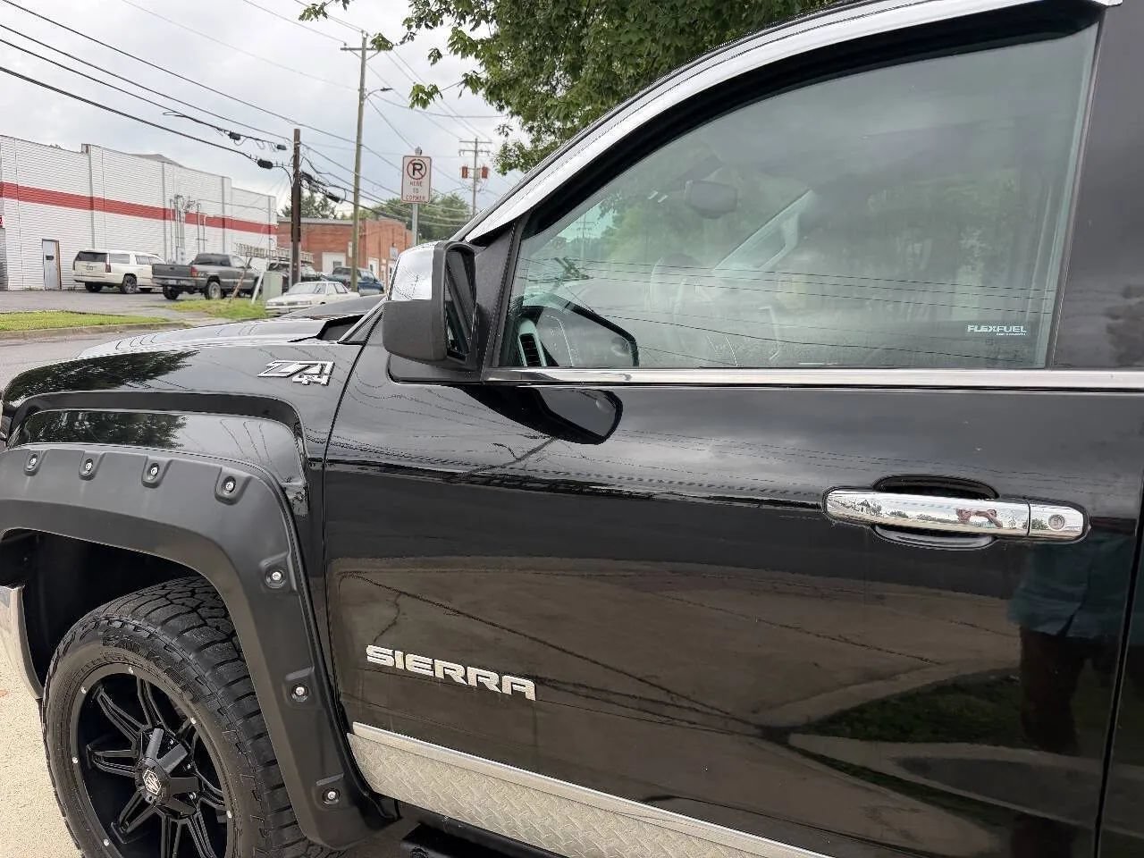 Used 2014 GMC Sierra 1500 SLT w/ SLT Preferred Package AWD/4WD image 19