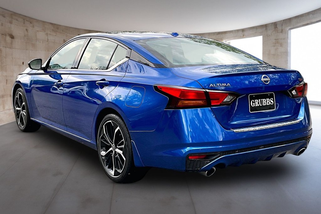 Used 2025 Nissan Altima 2.5 SR w/ SR Premium Package FWD image 14