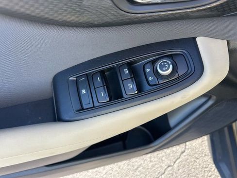 Used 2022 Subaru Outback Premium image 9