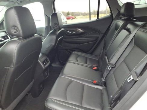 Used 2023 GMC Terrain SLT image 26