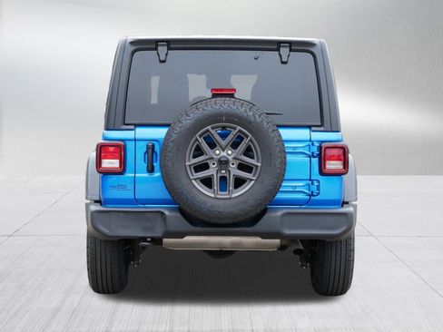 Used 2024 Jeep Wrangler Sport S image 6