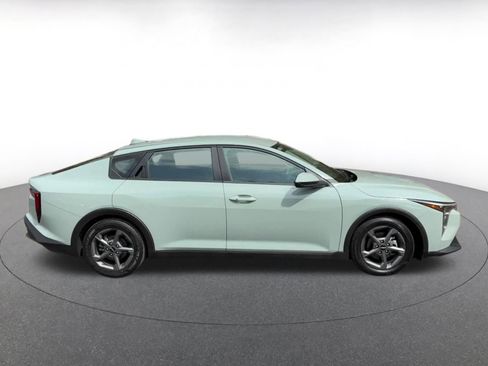Used 2025 Kia K4 LXS image 16