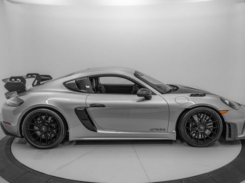 Used 2023 Porsche 718 Cayman GT4 RS RWD image 10