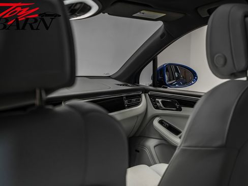 Used 2022 Porsche Macan S image 45