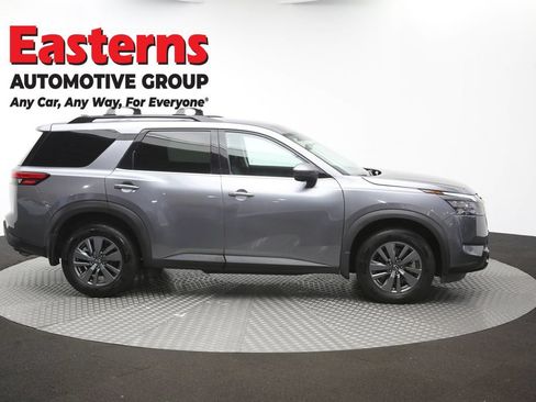 Used 2024 Nissan Pathfinder SV AWD/4WD image 47