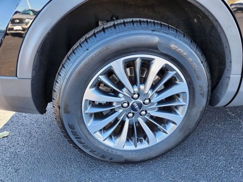 Used 2021 Lincoln Nautilus Standard w/ Equipment Group 101A image 47