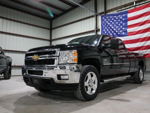 Used 2014 Chevrolet Silverado 2500 LT w/ Texas Edition AWD/4WD image 3