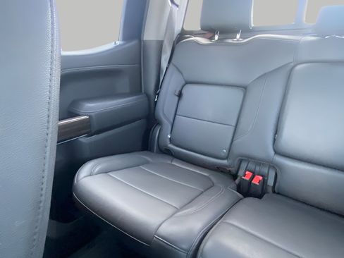 Used 2021 Chevrolet Silverado 1500 LT Trail Boss w/ Convenience Package II image 15