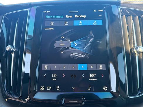 Used 2025 Volvo XC60 B5 Ultra w/ Climate Package image 34