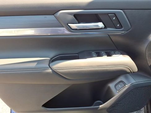 New 2027 GMC Terrain Elevation w/ Elevation Premium Package AWD/4WD image 16