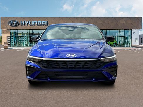 New 2025 Hyundai Elantra Sport image 12