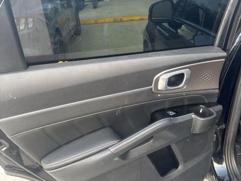 Used 2021 Kia Sorento SX image 17