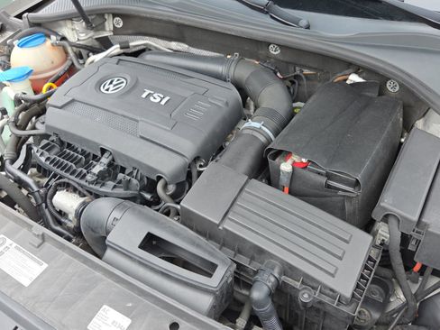 Used 2014 Volkswagen Passat 1.8T SE image 26