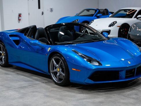 Used 2017 Ferrari 488 Spider RWD image 9