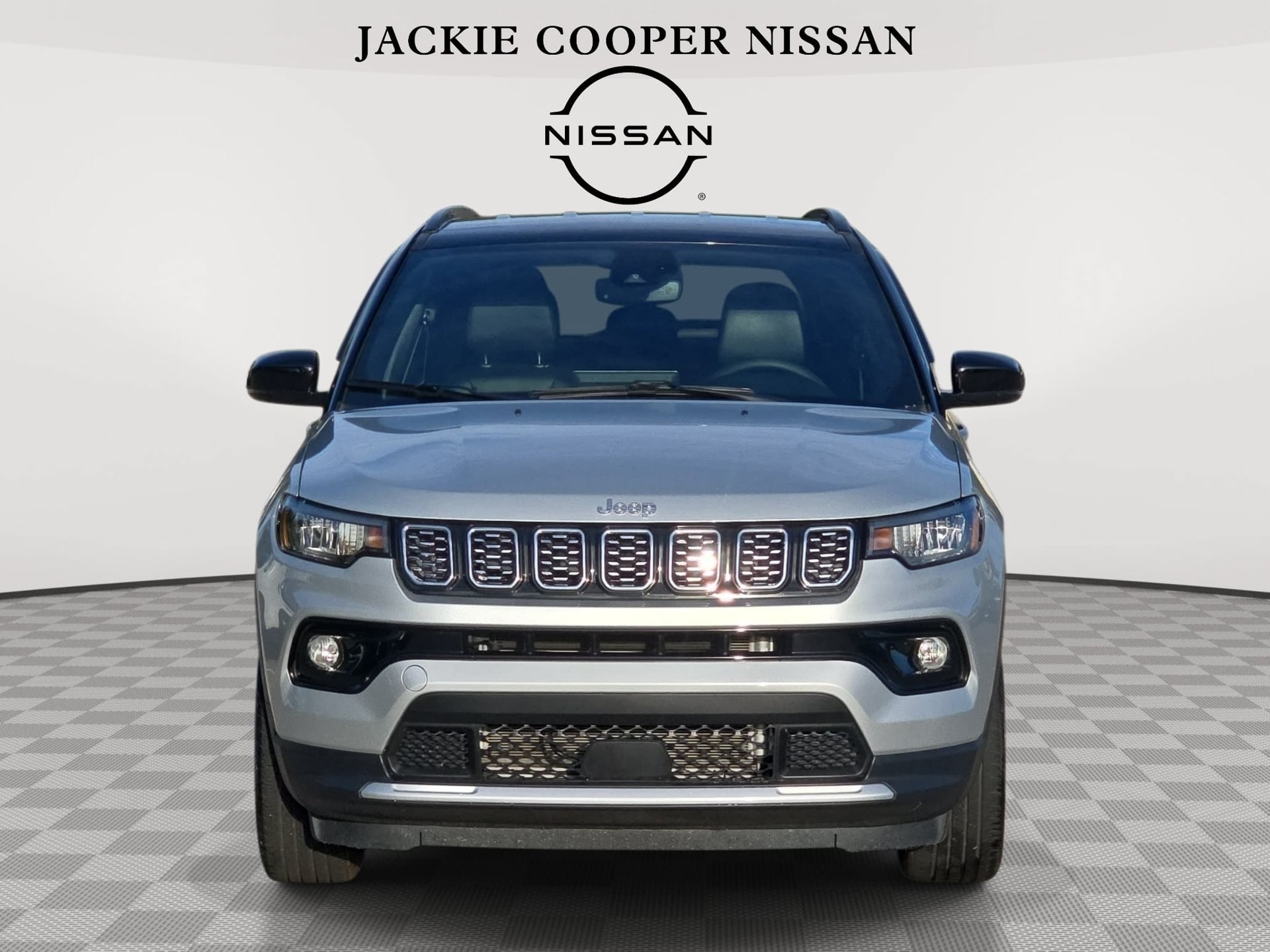 Used 2025 Jeep Compass Limited AWD/4WD image 2
