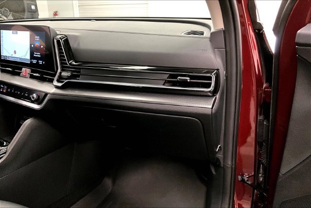 Used 2025 Kia Sportage SX FWD image 19
