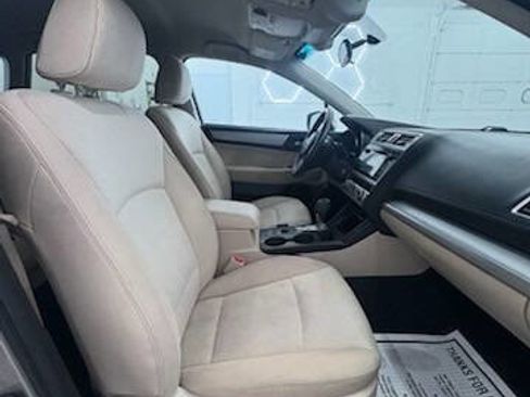 Used 2016 Subaru Outback 2.5i Premium image 11