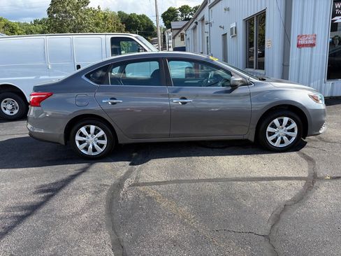 Used 2019 Nissan Sentra S FWD image 2