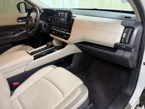 Used 2023 Nissan Pathfinder SL w/ SL Premium Package image 28