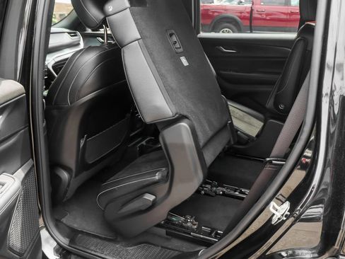 Used 2024 Jeep Grand Cherokee L Altitude AWD/4WD image 42