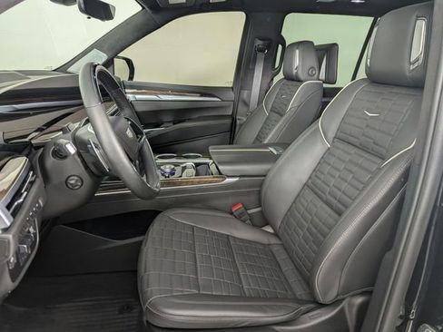 Used 2025 Cadillac Escalade Sport Platinum image 11