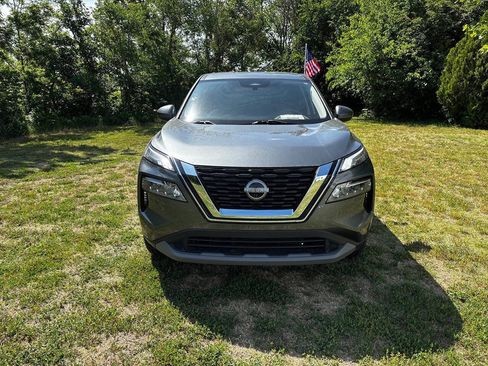 Used 2023 Nissan Rogue SV FWD image 3