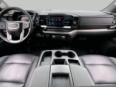 Used 2025 GMC Sierra 1500 SLT AWD/4WD image 16