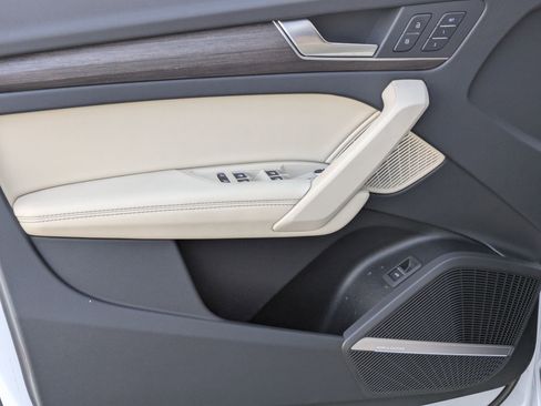 Used 2025 Audi Q5 2.0T Premium Plus w/ Premium Plus Package image 10