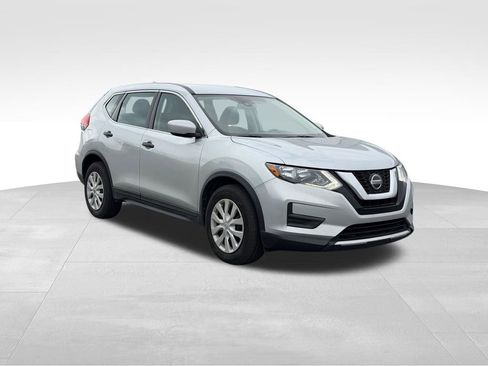 Used 2020 Nissan Rogue S image 1