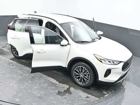 New 2026 Ford Escape SE image 59