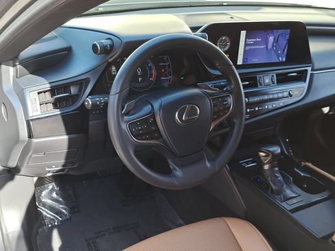Used 2024 Lexus ES 350 w/ Accessory Package (Z1) FWD image 16