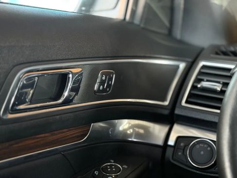 Used 2018 Ford Explorer Limited w/ Equipment Group 301A image 28