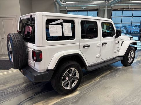 Used 2018 Jeep Wrangler Unlimited Sahara w/ Uconnect 4C Nav & Sound Group AWD/4WD image 28