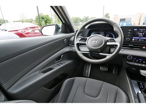 Certified 2025 Hyundai Elantra Sport FWD image 10