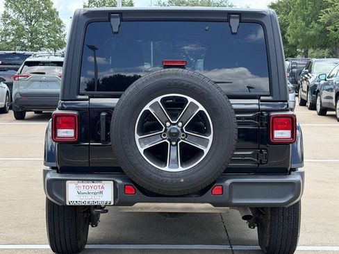 Used 2023 Jeep Wrangler Unlimited Sahara AWD/4WD image 5