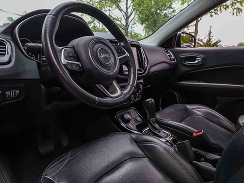 Used 2018 Jeep Compass Limited w/ Navigation Group AWD/4WD image 7