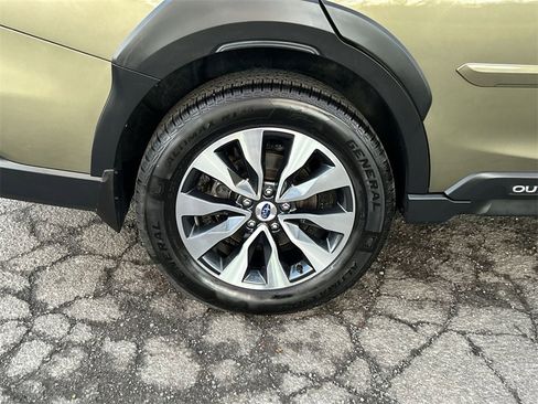 Certified 2024 Subaru Outback Limited image 12