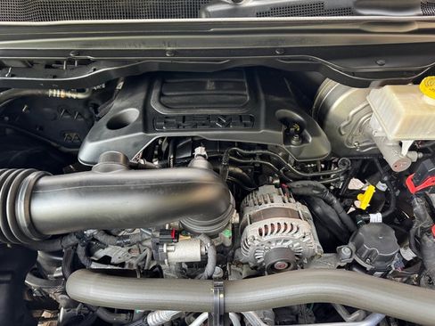 Used 2020 RAM 1500 Tradesman AWD/4WD image 10