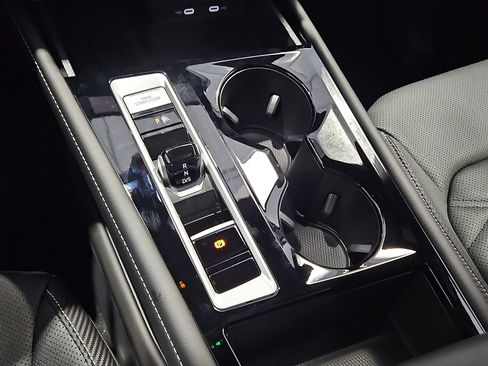 New 2026 Volkswagen Atlas Cross Sport SE image 17