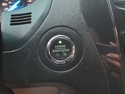 Used 2017 Ford Explorer XLT image 50