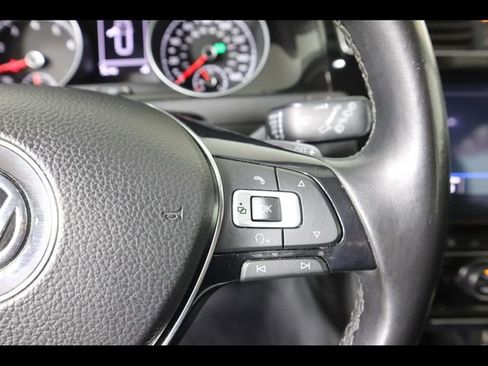 Used 2018 Volkswagen Golf SEL image 26