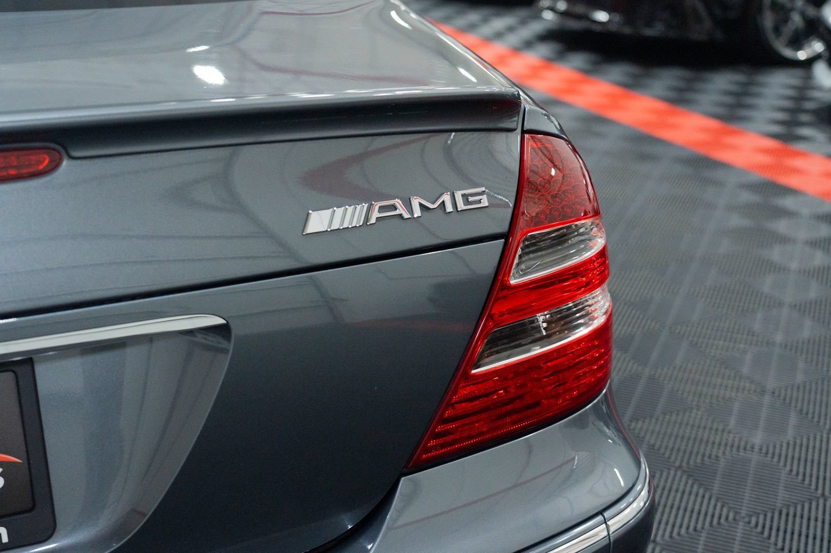 Used 2005 Mercedes-Benz E 55 AMG Sedan image 10